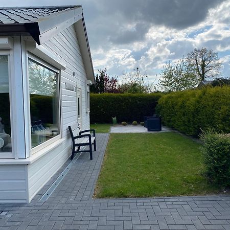 Bungalow Scheldezicht In Zeeland Dicht Bij Zee Scherpenisse Exterior foto